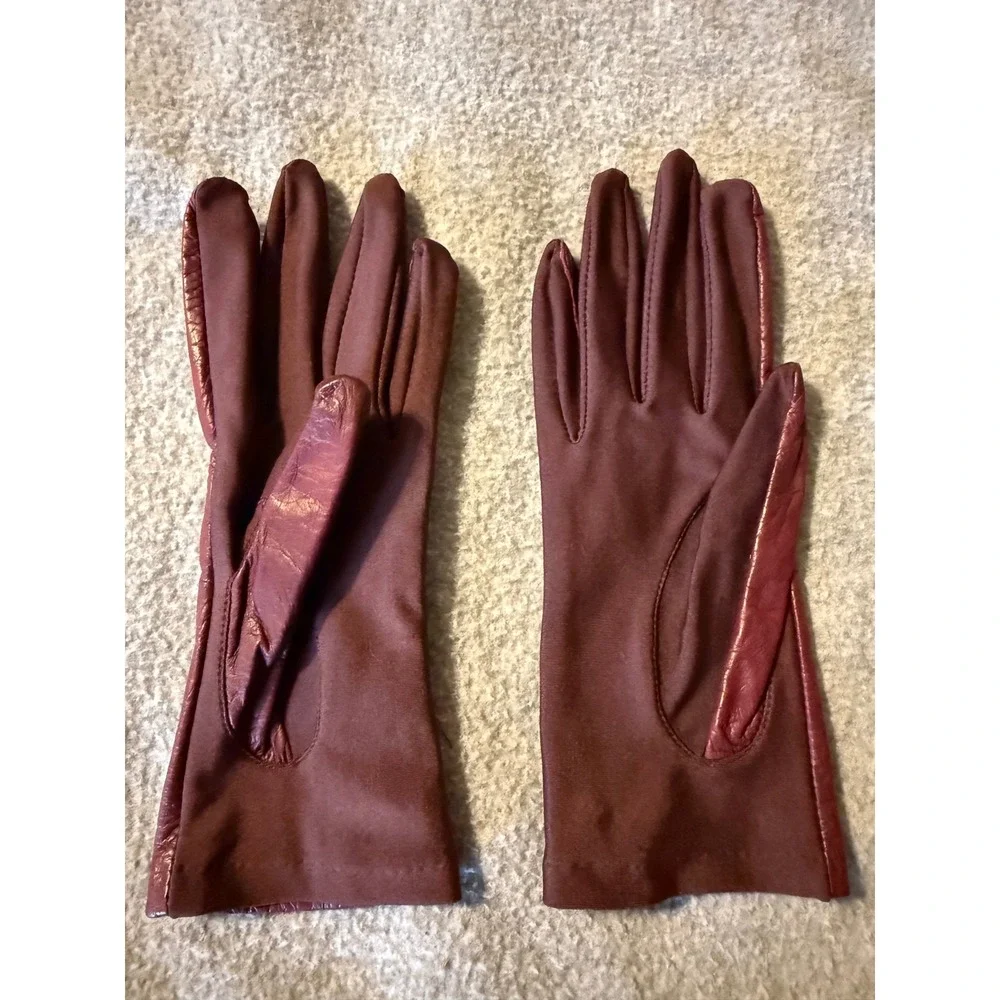 Vintage Isotoner Womens Burgundy Genuine Leather Spandex Gloves Gold Chevron OS
